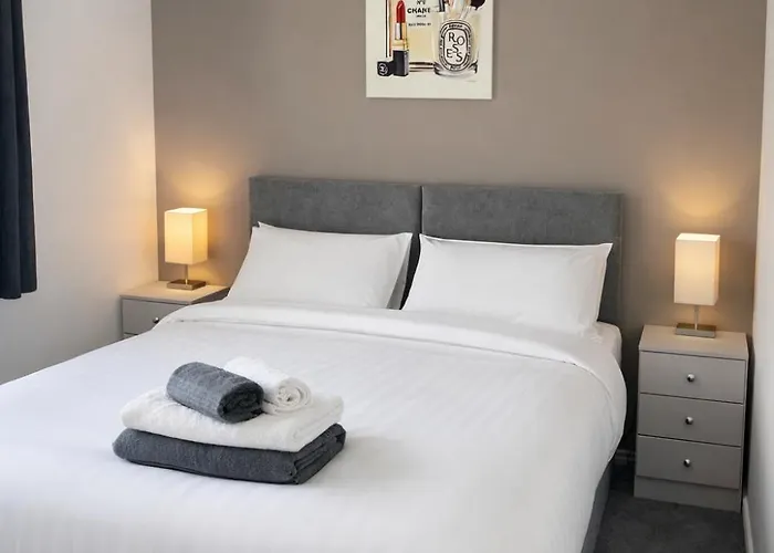 5 Lockside Free Secure Parking * York