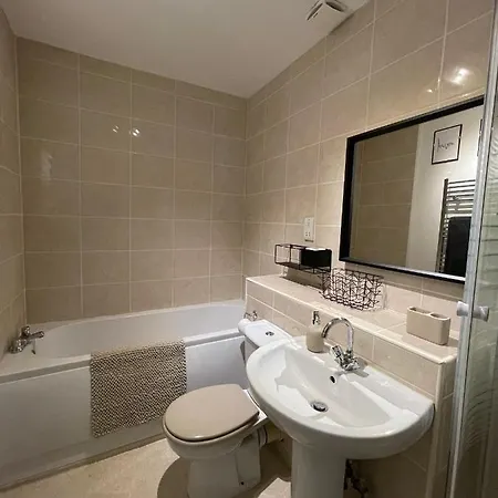 5 Lockside Free Secure Parking * York