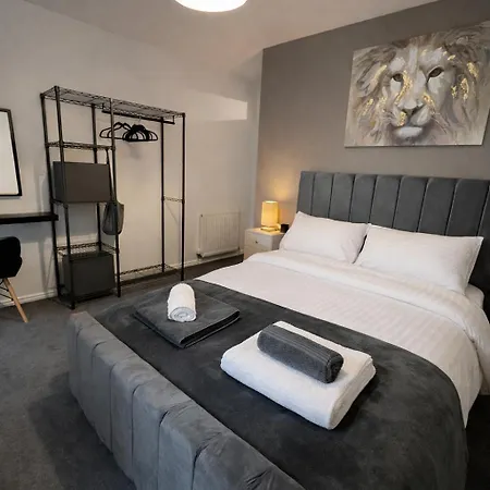 5 Lockside Free Secure Parking