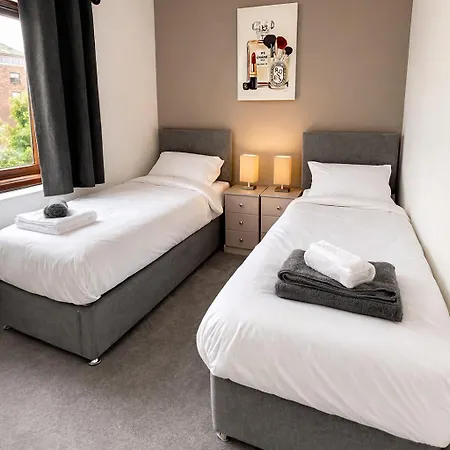 5 Lockside Free Secure Parking Semesterbostad York