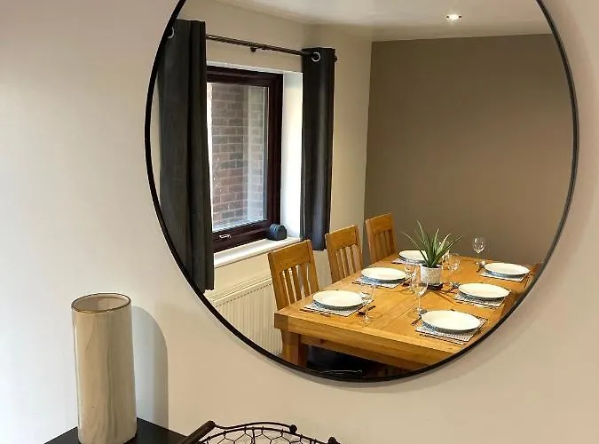 Semesterbostad 5 Lockside Free Secure Parking